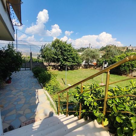 Cheerful 2 Bedroom Villa With Free Parking. Gjirokastra Zewnętrze zdjęcie