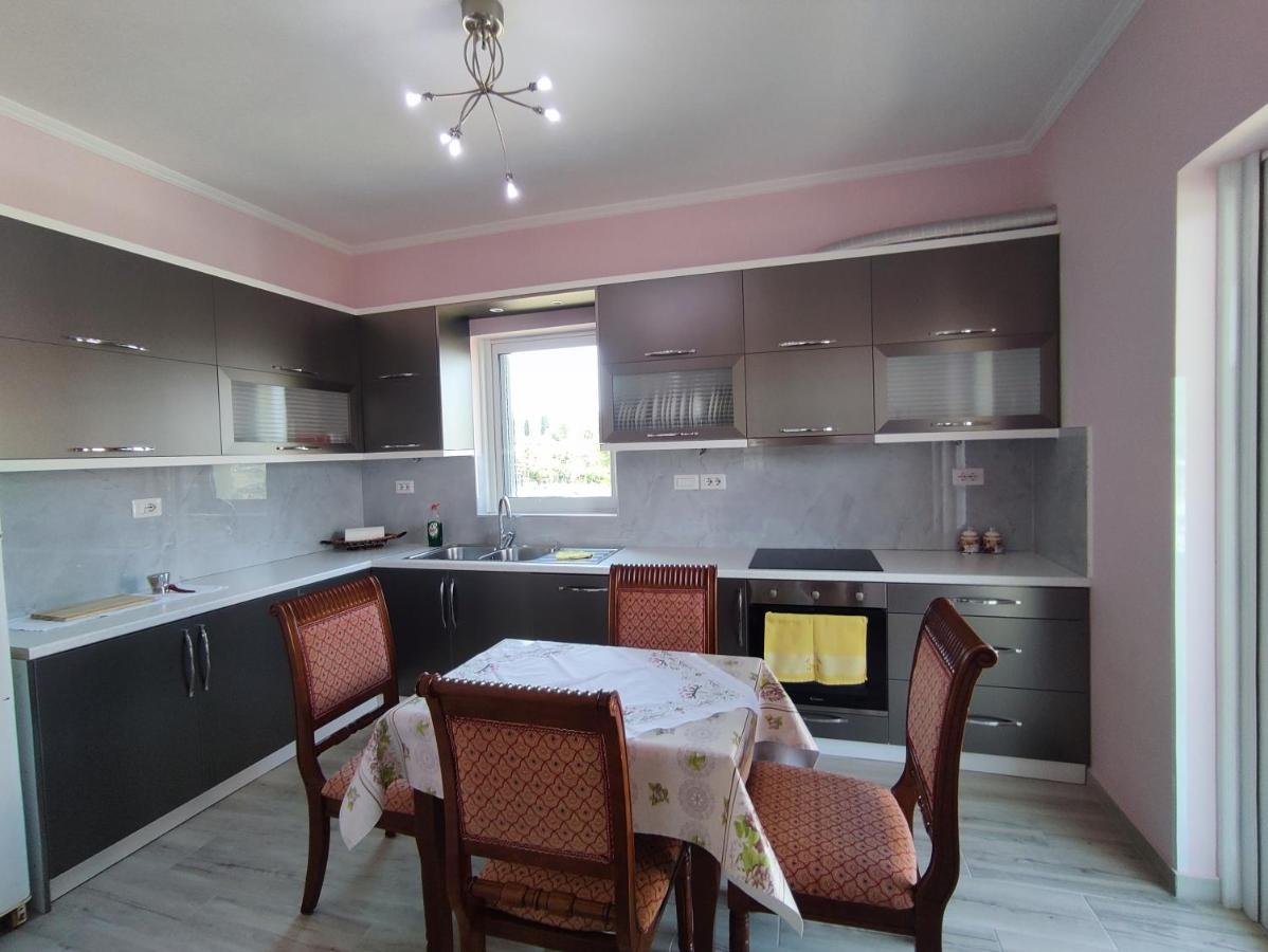 Cheerful 2 Bedroom Villa With Free Parking. Gjirokastra Zewnętrze zdjęcie