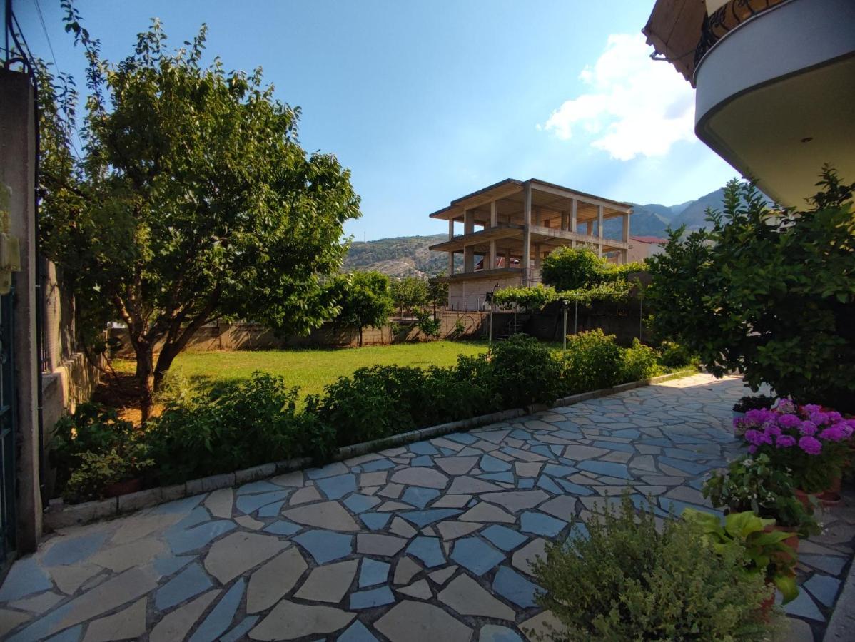 Cheerful 2 Bedroom Villa With Free Parking. Gjirokastra Zewnętrze zdjęcie
